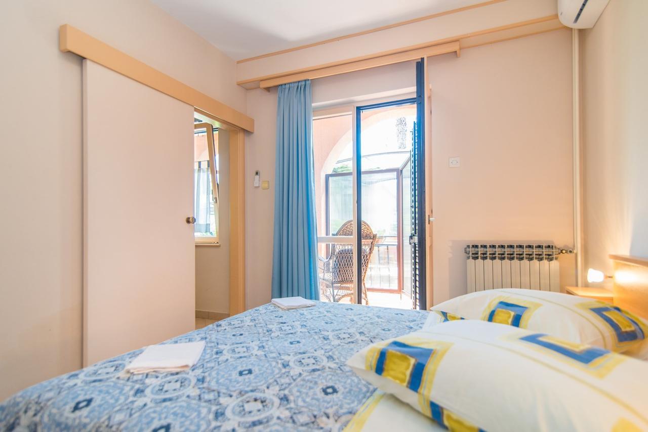 Apartment Vilma Funtana Eksteriør billede