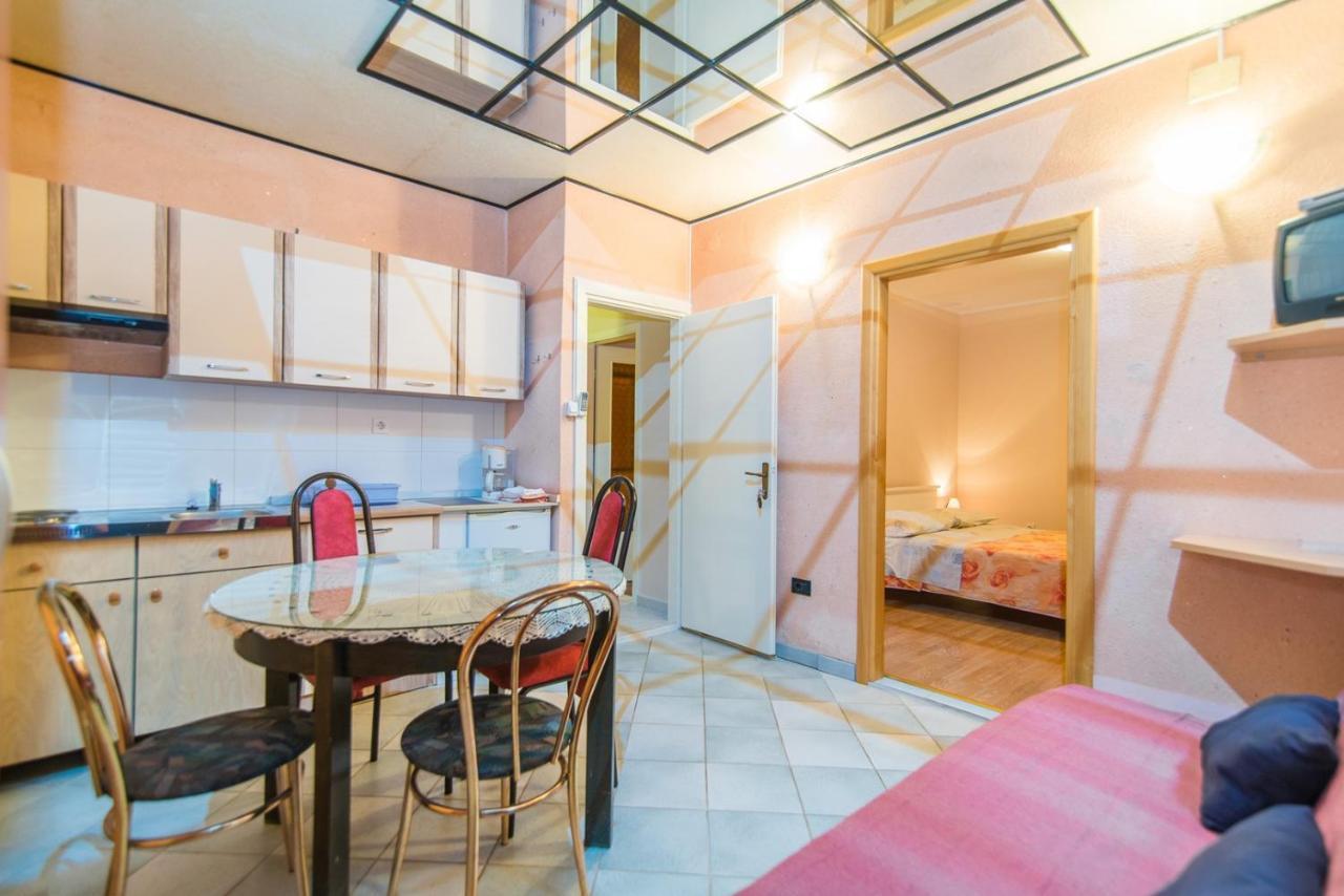 Apartment Vilma Funtana Eksteriør billede